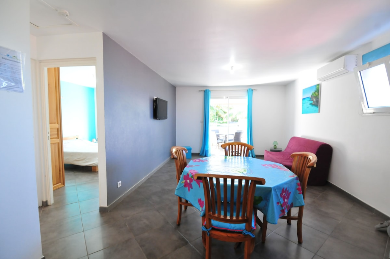 Logement F2 meublé 36 m², spacieux et lumineux à Sainte-Clotilde