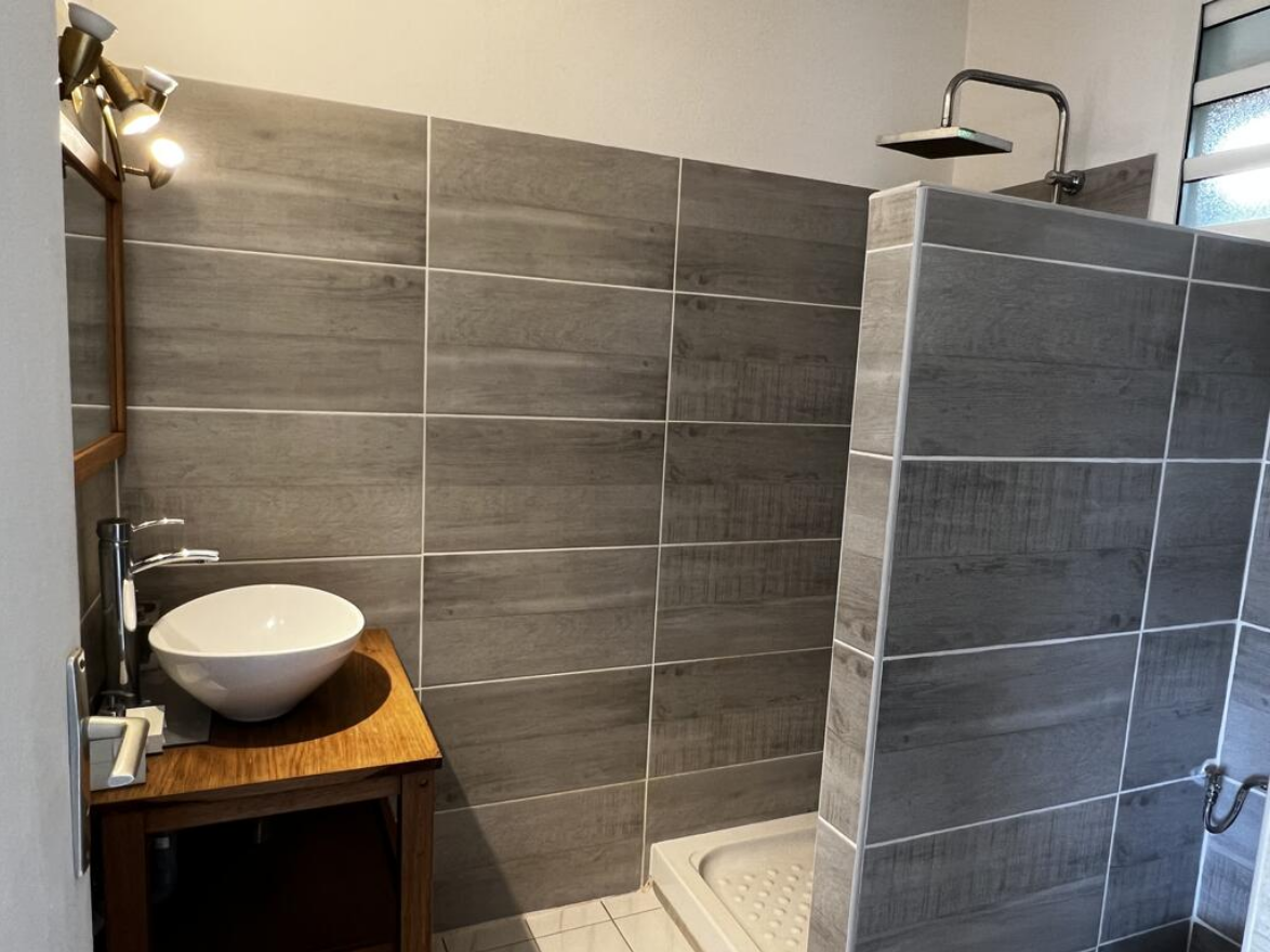 Studio tout équipé au cœur de Saint-Paul