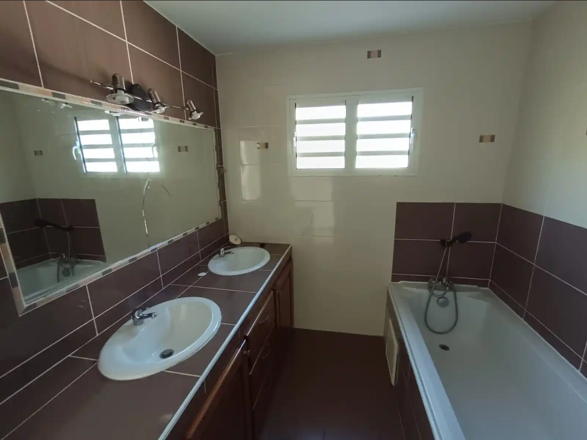 Maison F4 - Trois-Bassins